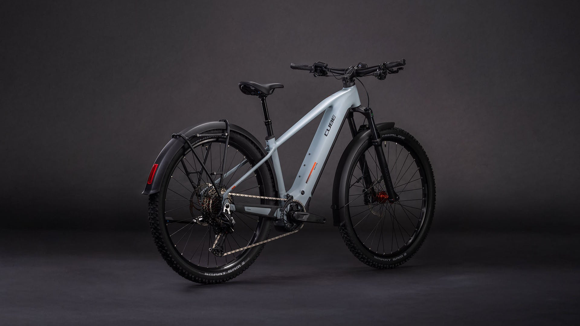 Produktbild: Cube Reaction Hybrid Race 800 FE vulcan´n´orange, Schrägansicht (schwarzer Hintergrund)