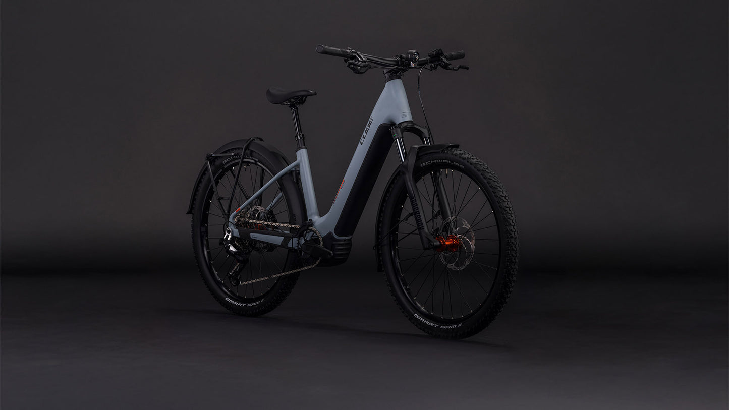 Produktbild: Cube Reaction Hybrid Race 800 FE vulcan´n´orange, Schrägansicht (schwarzer Hintergrund)