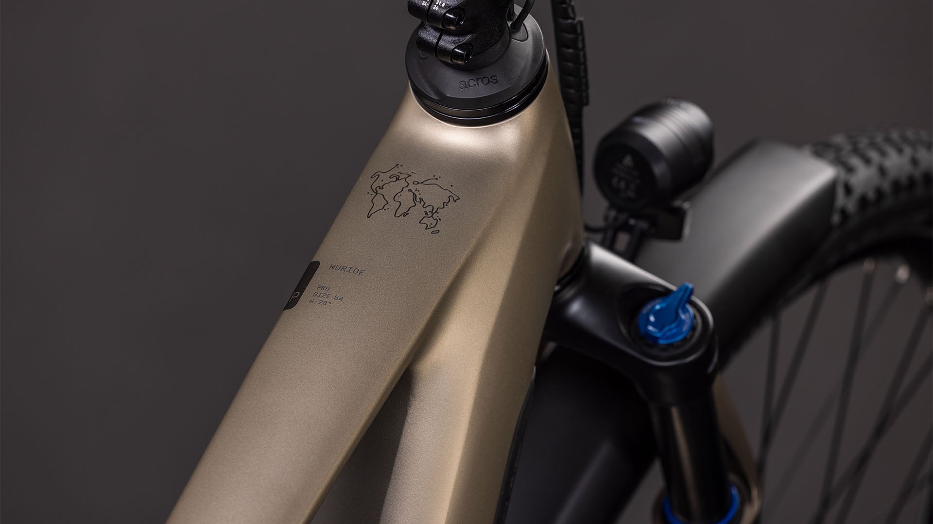 Produktbild: Cube Nuride Hybrid Pro 800 flashstone´n´chrome, Detailaufnahme 01
