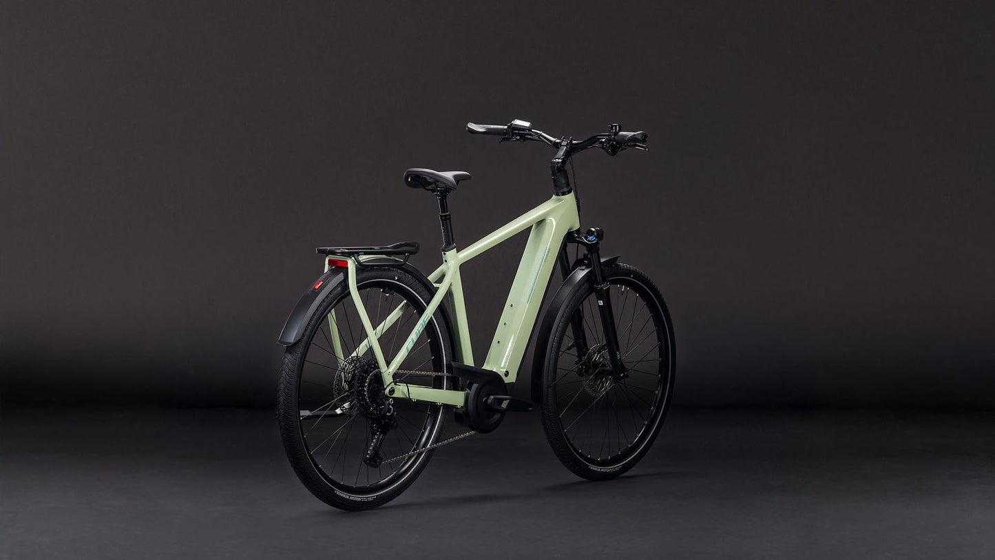 Produktbild: Cube Kathmandu Hybrid ONE 800 pea´n´green, Schrägansicht (schwarzer Hintergrund)