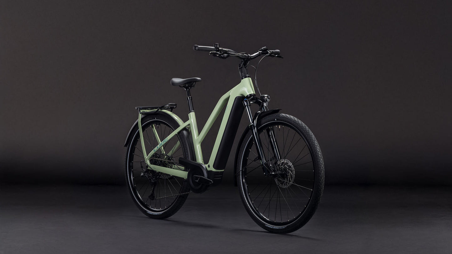 Produktbild: Cube Kathmandu Hybrid ONE 800 pea´n´green, Schrägansicht (schwarzer Hintergrund)