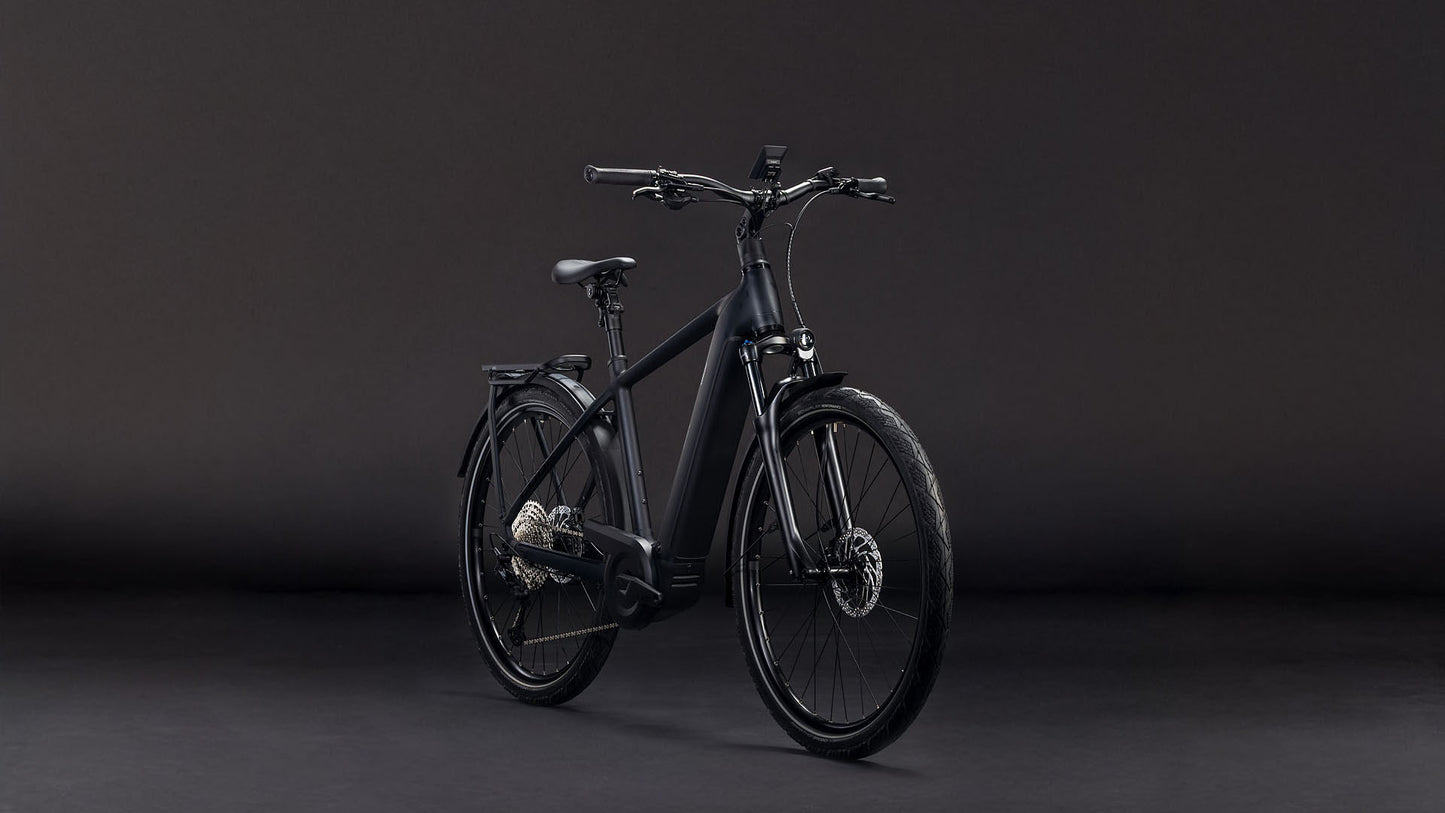 Produktbild: Cube Kathmandu Hybrid Pro 800 coal´n´black, Schrägansicht (schwarzer Hintergrund)