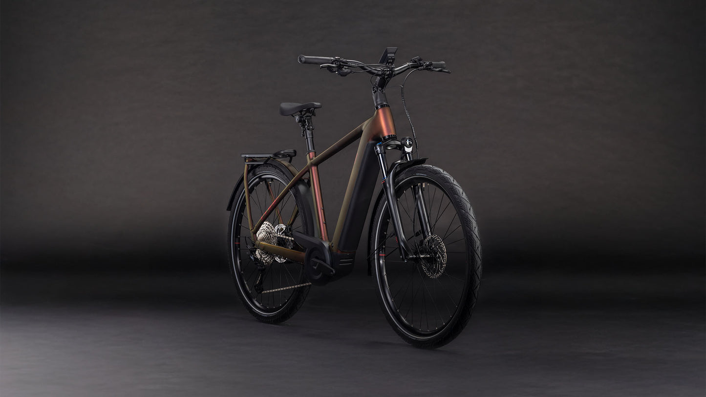 Produktbild: Cube Kathmandu Hybrid Pro 800 sunglow´n´chrome, Schrägansicht (schwarzer Hintergrund)