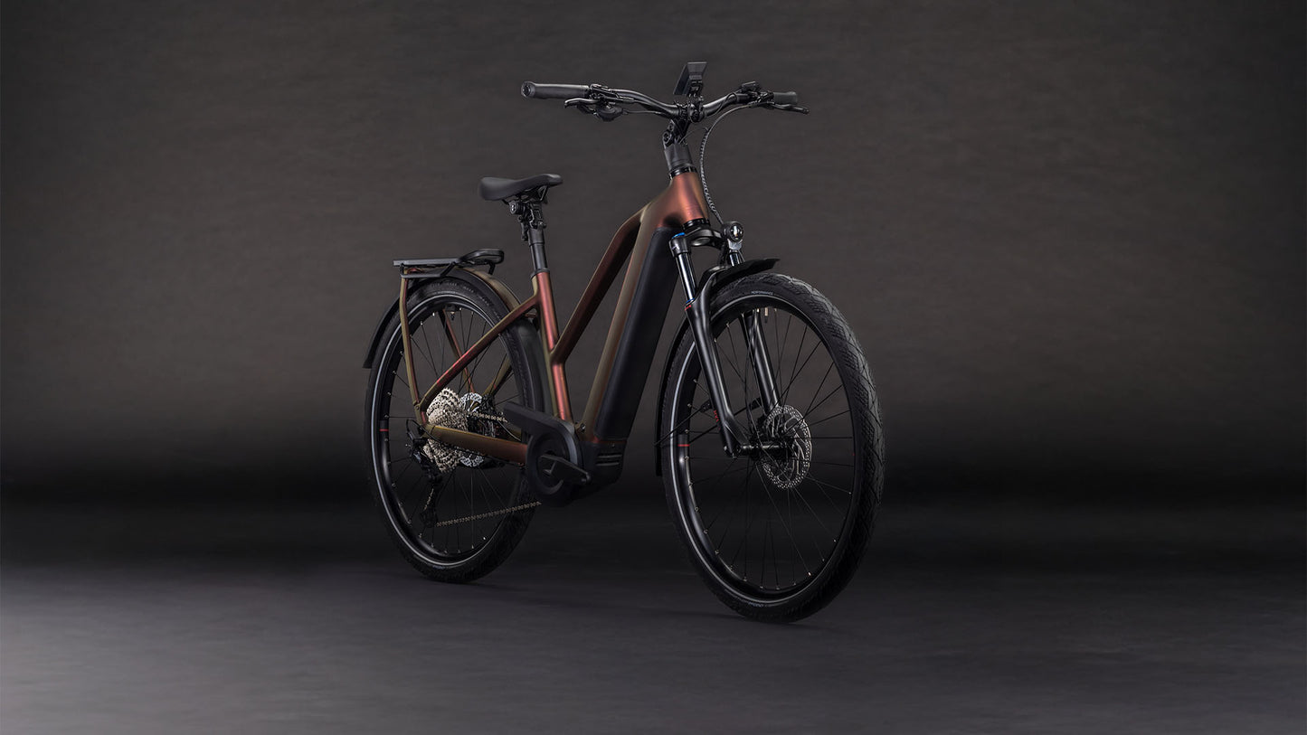 Produktbild: Cube Kathmandu Hybrid Pro 800 sunglow´n´chrome, Schrägansicht (schwarzer Hintergrund)