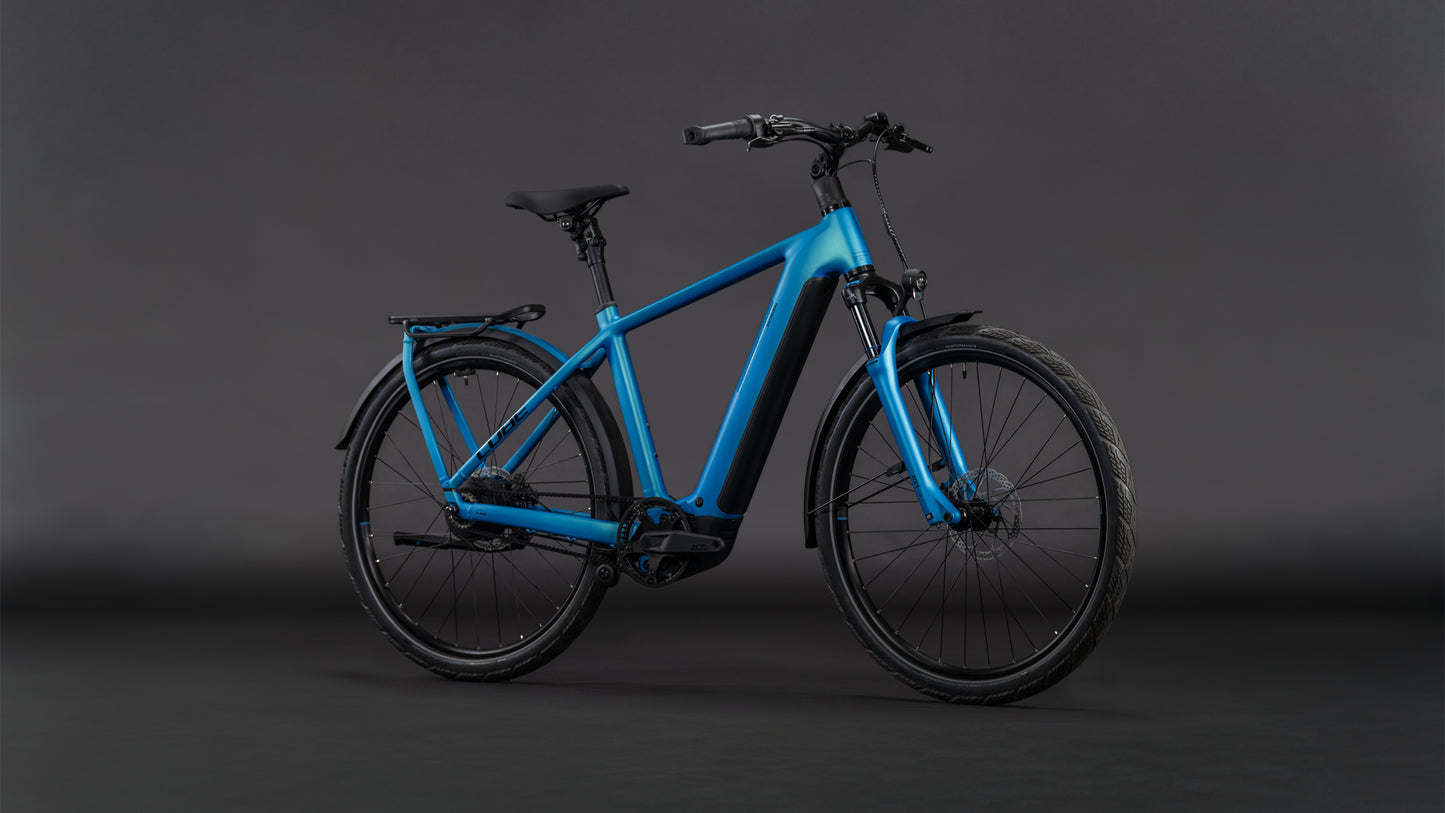 Produktbild: Cube Kathmandu Hybrid Comfort Pro 800 azure´n´black, Schrägansicht (schwarzer Hintergrund)