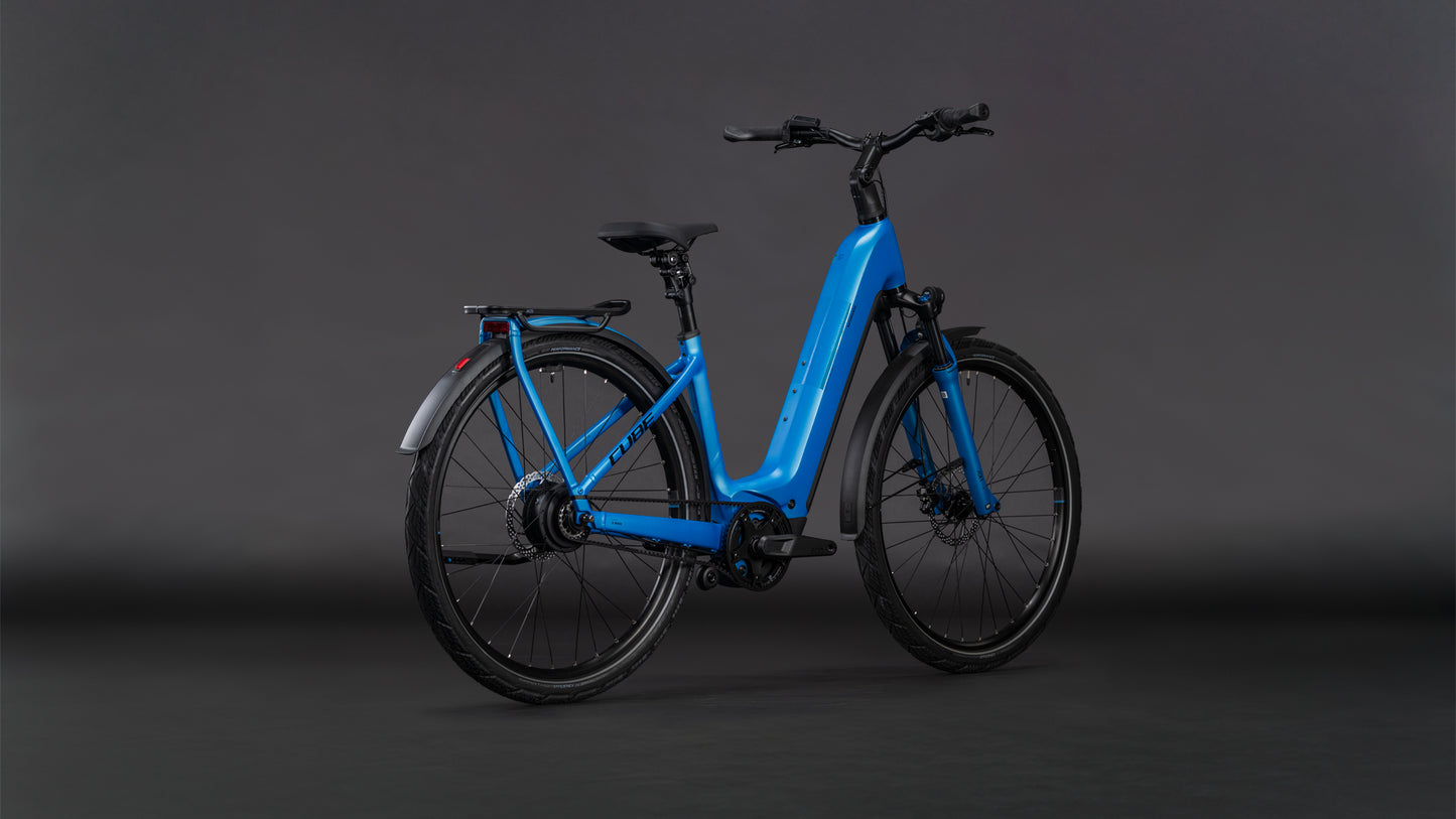 Produktbild: Cube Kathmandu Hybrid Comfort Pro 800 azure´n´black, Schrägansicht (schwarzer Hintergrund)