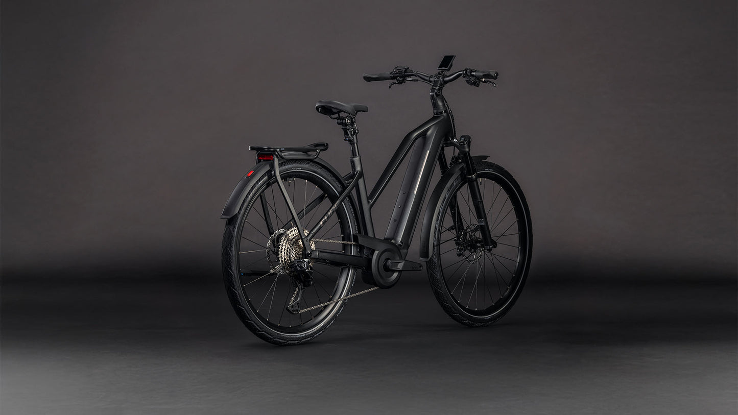 Produktbild: Cube Kathmandu Hybrid SLX 800 silverdust´n´chrome, Schrägansicht (schwarzer Hintergrund)
