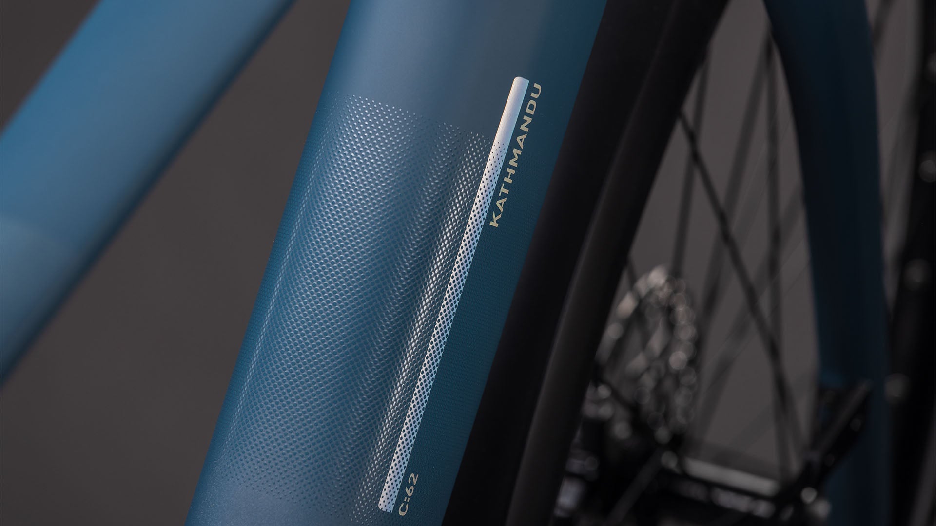 Produktbild: Cube Kathmandu Hybrid C:62 Pro 400X spectralblue´n´prism, Detailaufnahme 02