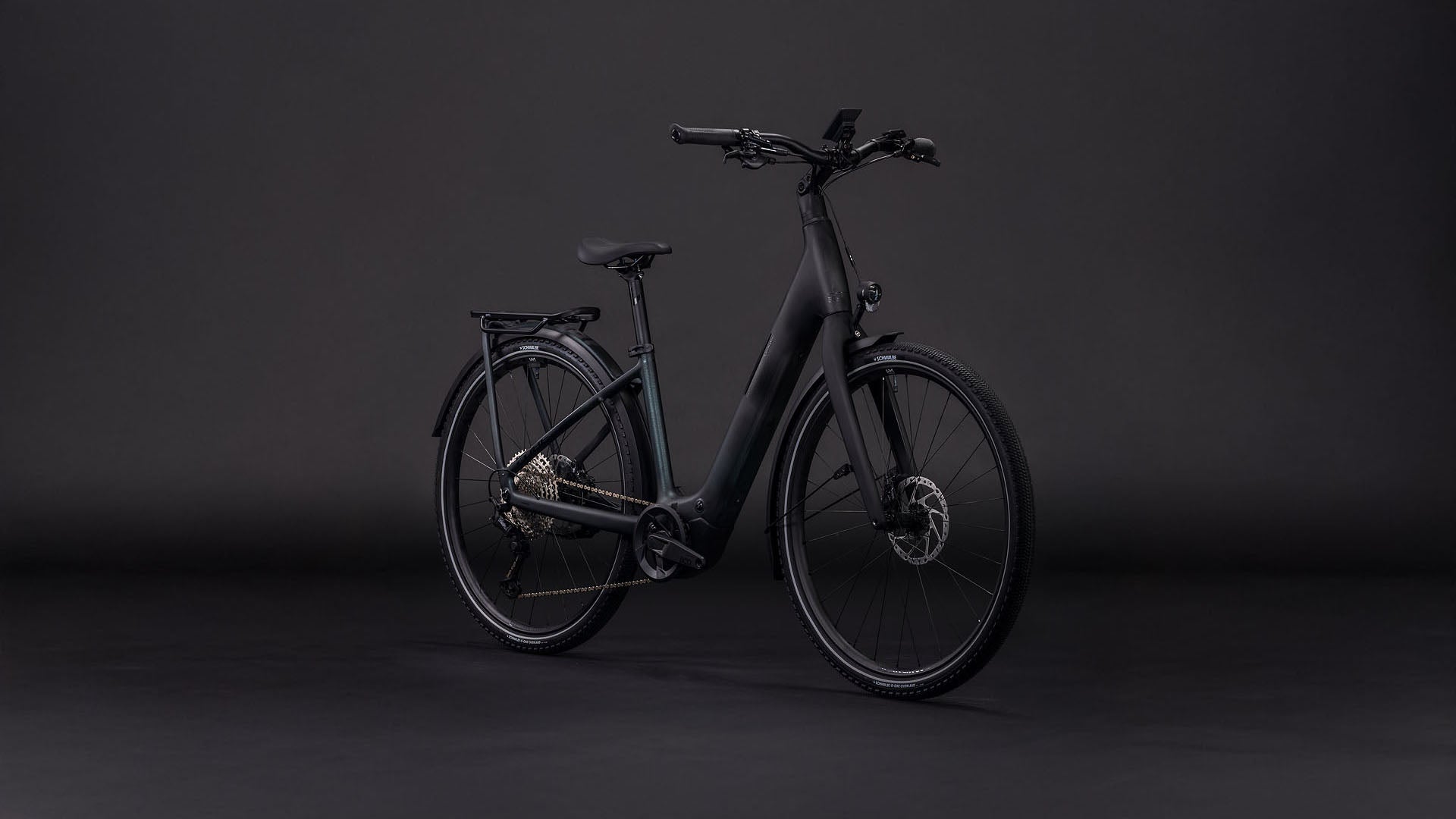 Produktbild: Cube Kathmandu Hybrid C:62 SLX 400X liquidblack´n´bluedust, Schrägansicht (schwarzer Hintergrund)