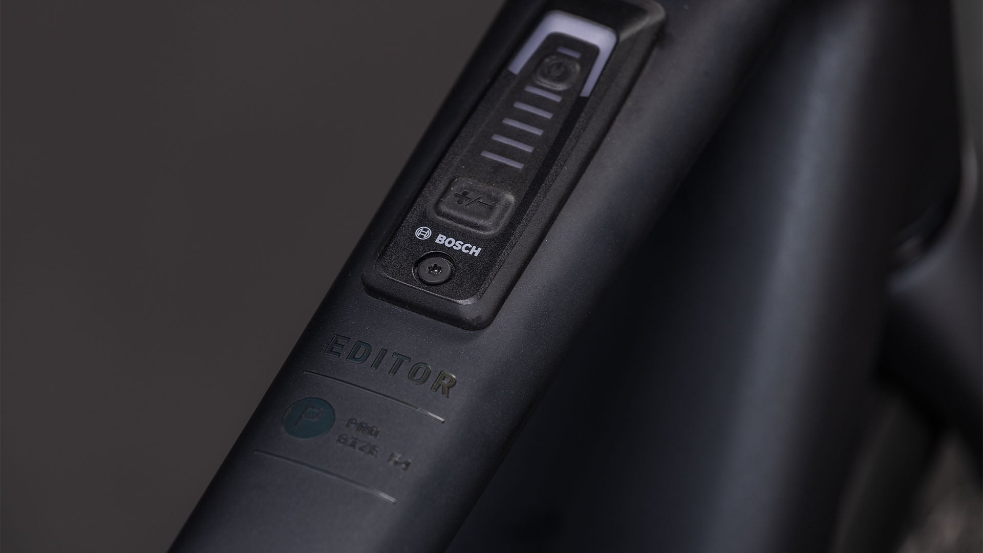 Produktbild: Cube Editor Hybrid Pro 400X FE coal´n´prism, Detailaufnahme 01