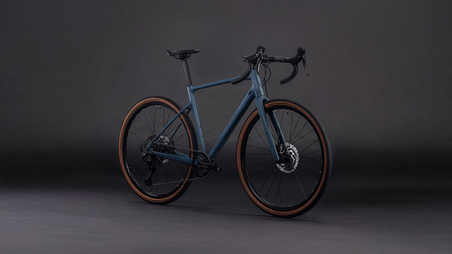 Produktbild: Cube Nuroad Pro whale´n´reflex, Schrägansicht (schwarzer Hintergrund)