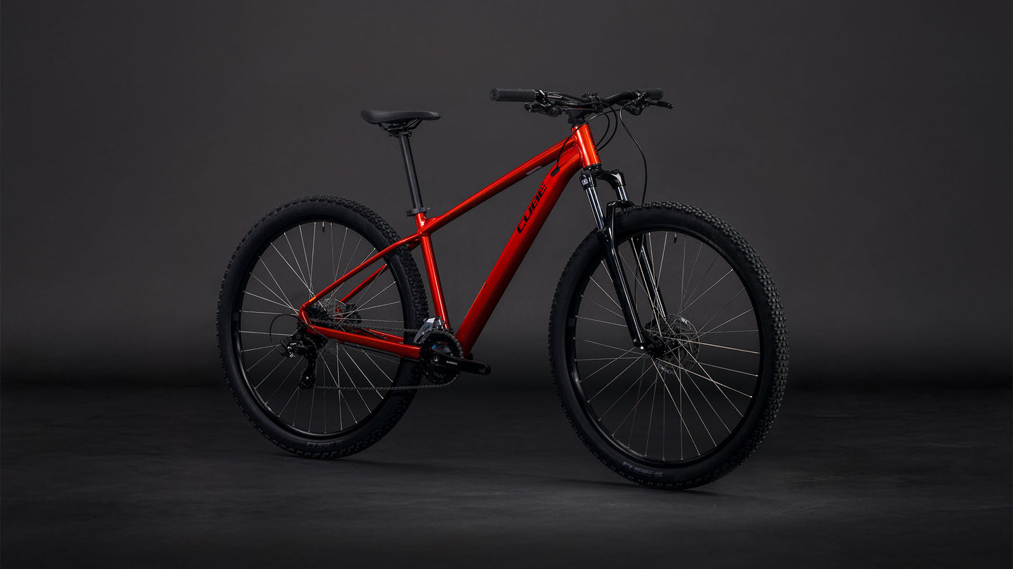 Produktbild: Cube Aim ONE sundowner´n´black, Schrägansicht (schwarzer Hintergrund)