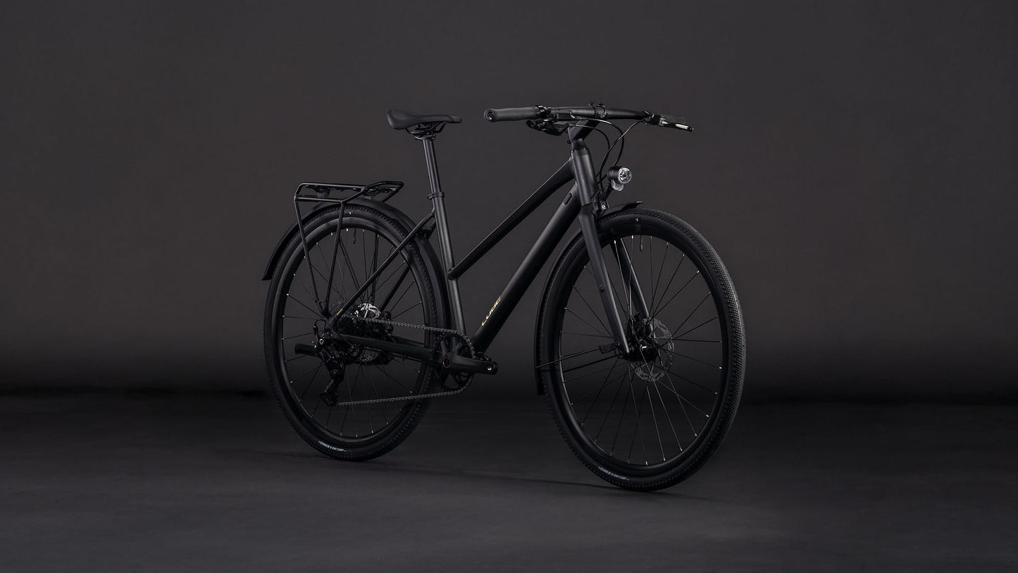 Produktbild: Cube Nulane Pro FE grey´n´chrome, Schrägansicht (schwarzer Hintergrund)