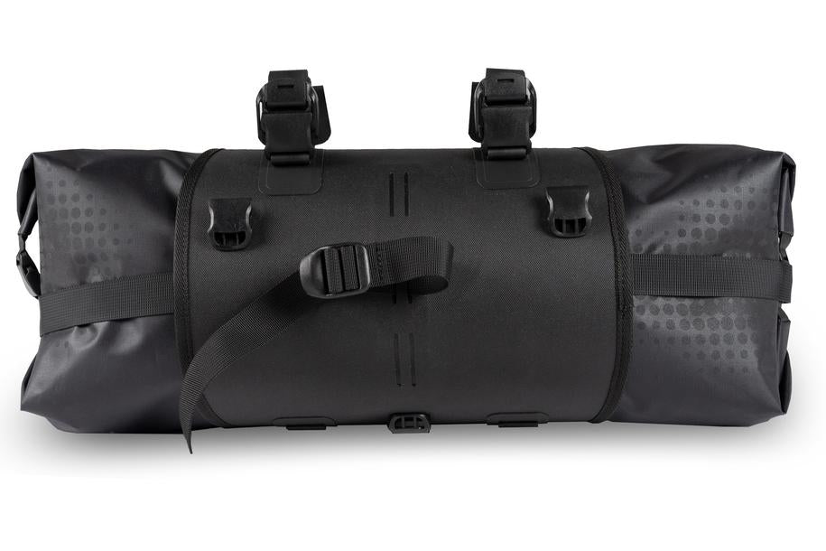 Die ACID Lenkertasche PACK PRO 15 schwarz ist eine zylindrische Lenkertasche mit verstellbaren Riemen, Schnallen und einem Rolltop-Verschluss zur sicheren, wasserdichten Aufbewahrung von ACID - ideal für Radtouren in Goslar oder quer durch Niedersachsen.
