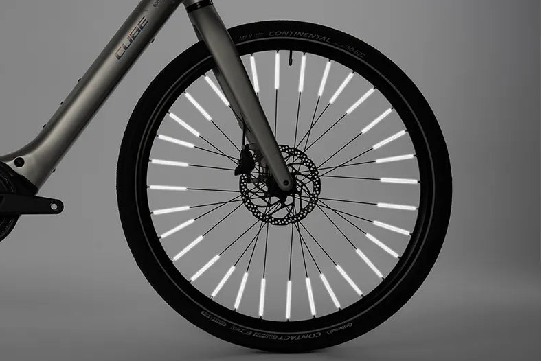 Fahrrad Vorderrad mit Speichenreflektoren