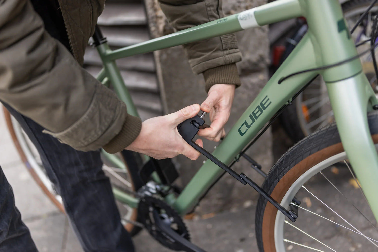 Fahrradschloss am Bike – Faltschloss als sichere Diebstahlsicherung in der Stadt