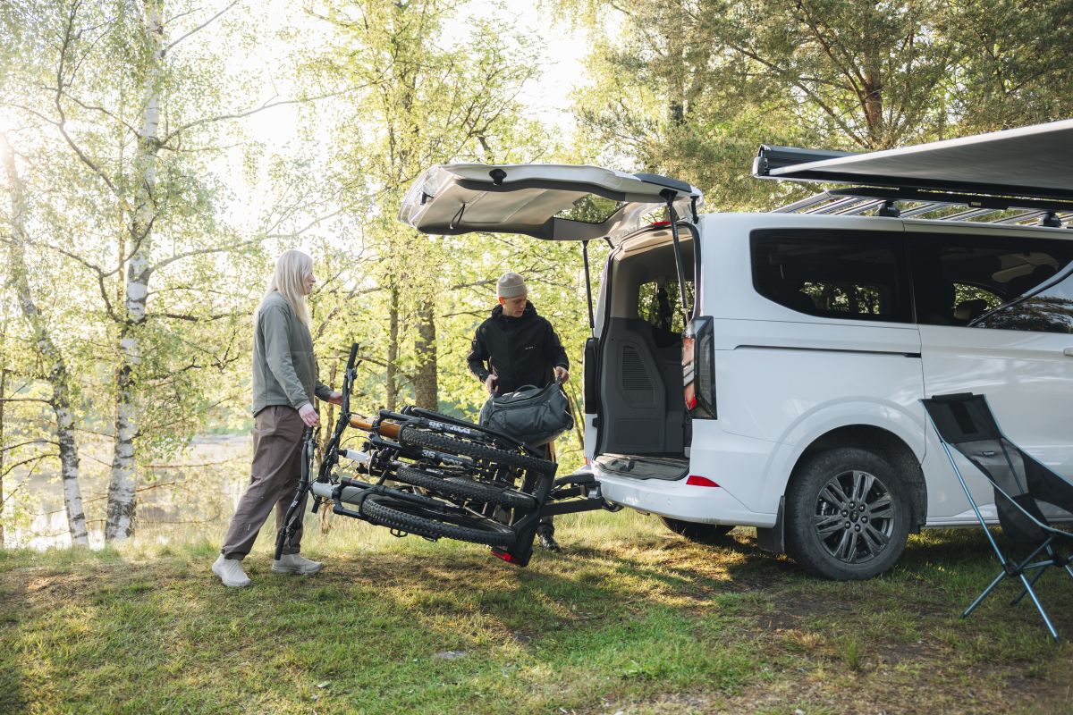 Thule VeloSpace 3 Fahrradträger – Kupplungsträger für drei Bikes am Auto