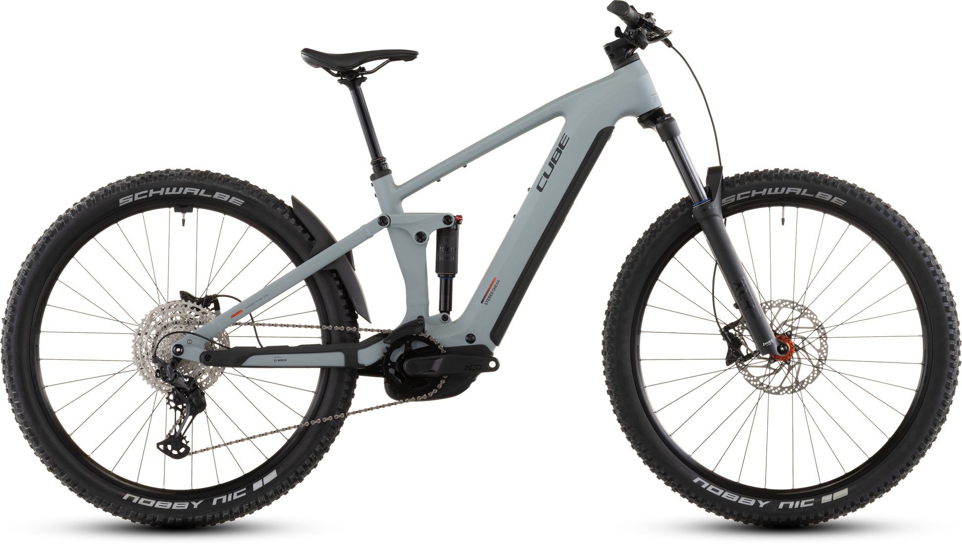 Das CUBE Stereo Hybrid ONE44 Pro 800 vulcan'n'orange 2026 ist ein modernes E-Mountainbike mit Vollfederung, dicken Stollenreifen und einem Bosch CX Motor. Es ist im Profil, nach rechts gerichtet, auf einem schlichten weißen Hintergrund abgebildet.