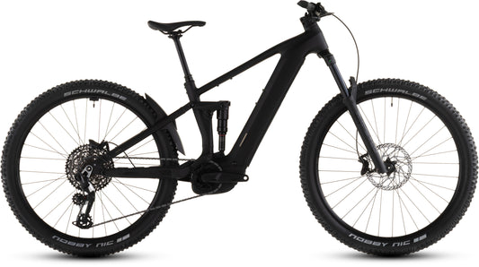 Das CUBE Stereo Hybrid ONE44 EX 800 blackline 2026 ist ein schwarzes, vollgefedertes E-MTB mit Schwalbe-Reifen, Scheibenbremsen, Zentralbatterie und Bosch CX Antrieb, abgebildet im Seitenprofil auf weißem Grund.