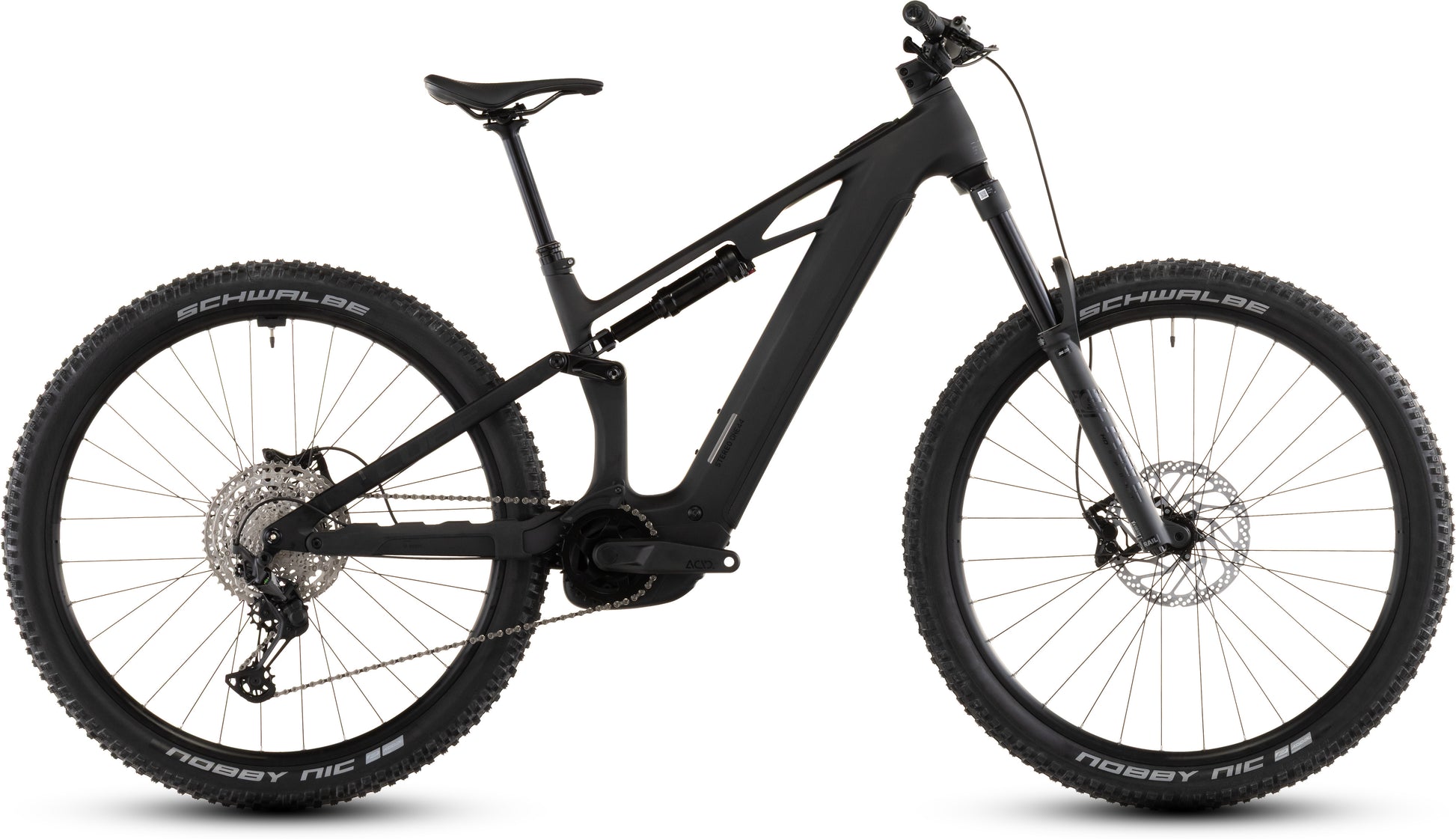 Das CUBE Stereo Hybrid ONE44 HPC Race 800 blackline 2026 ist ein vollgefedertes Elektro-Mountainbike mit dicken Reifen, Scheibenbremsen, einem 800-Wh-Akku und einem Bosch CX-Motor, abgebildet im Profil auf weißem Hintergrund.