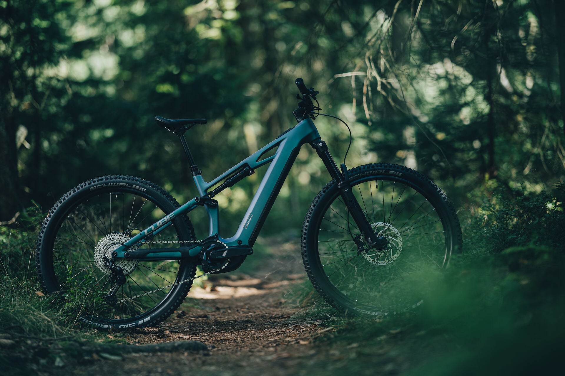 Das Stereo Hybrid one44 Race im Wald 