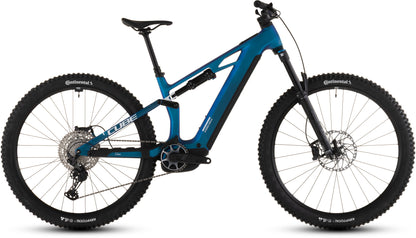 Das CUBE Stereo Hybrid ONE44 HPC SLX 800 nebula'n'white 2026 ist ein blau-schwarzes, vollgefedertes Mountainbike mit dicken Reifen, Scheibenbremsen, Bosch CX Motor und Shimano XT Schaltung, abgebildet im Profil auf weißem Hintergrund.
