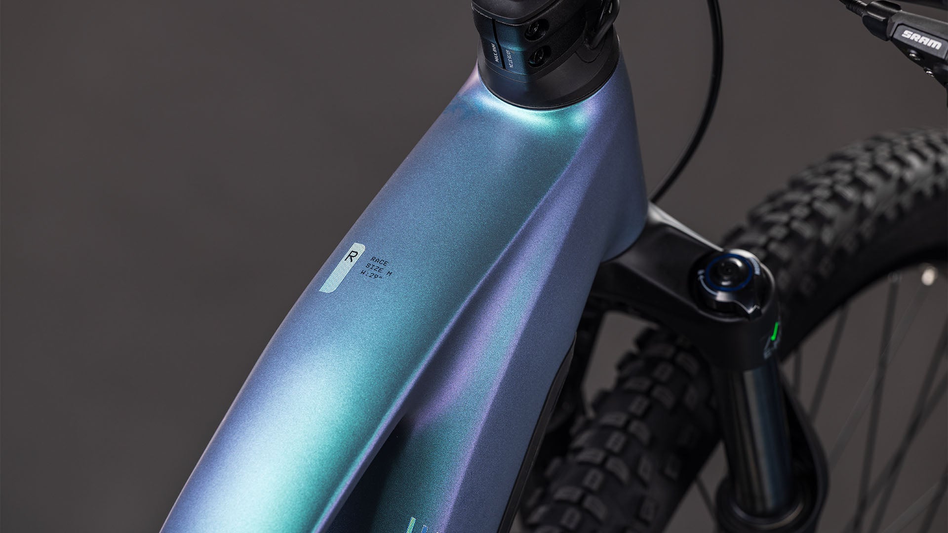Produktbild: Cube Reaction Hybrid Race 800 polarlight´n´prism, Detailaufnahme 02