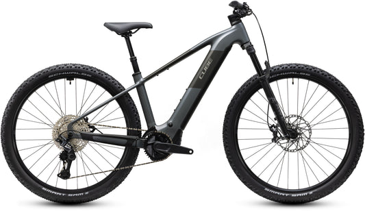 CUBE Reaction Hybrid Race 800 E-Mountainbike Hardtail 2027 in slabgrey und chrome, Seitenansicht