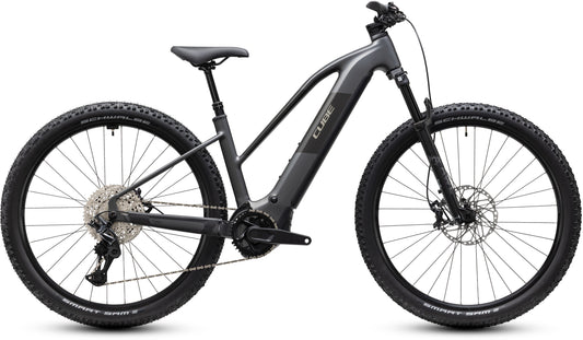 CUBE Reaction Hybrid Race 800 Trapeze E-Mountainbike Hardtail 2027 in slabgrey und chrome, Seitenansicht