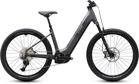 CUBE Reaction Hybrid Race 800 Easy Entry E-Mountainbike Hardtail 2027 in slabgrey und chrome, Seitenansicht