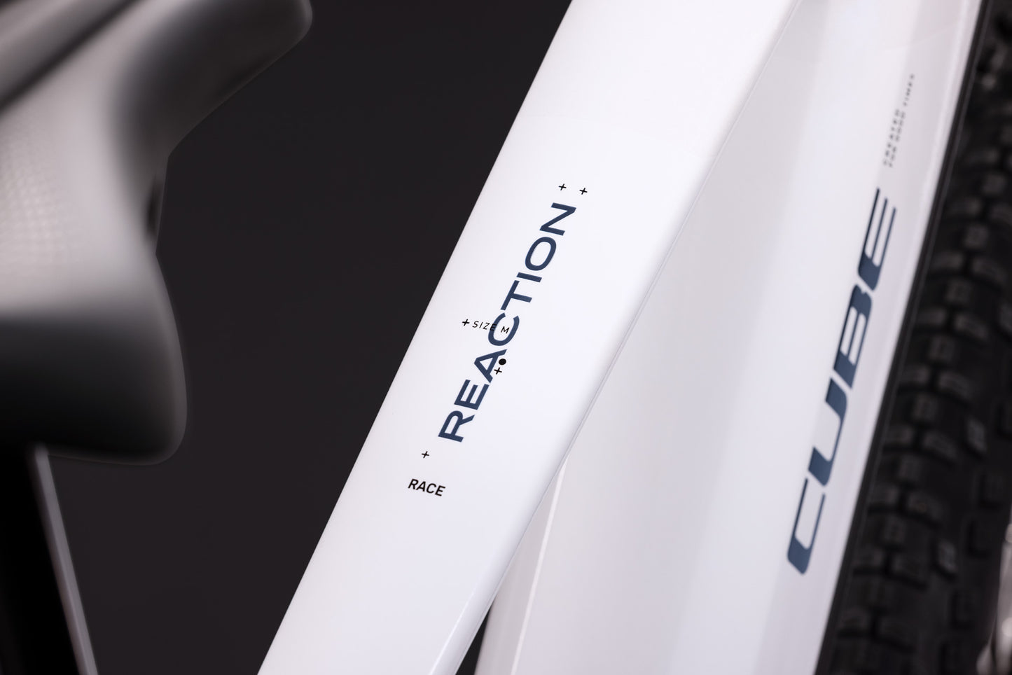 Cube Reaction Hybrid Race 800 snow´n´black 2027