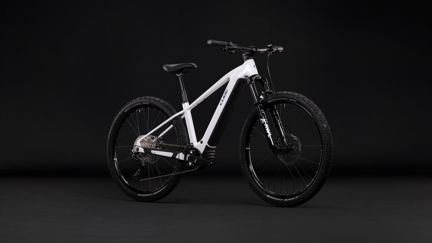 Cube Reaction Hybrid Race 800 snow´n´black 2027