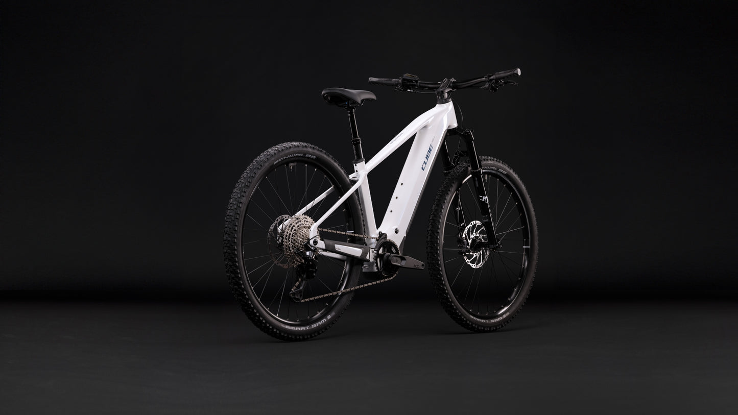 Cube Reaction Hybrid Race 800 snow´n´black 2027