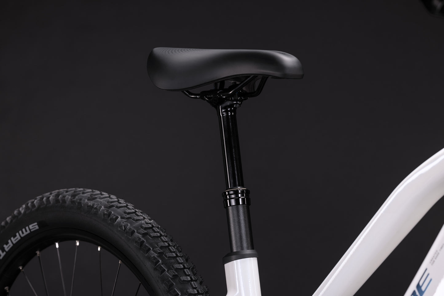 Cube Reaction Hybrid Race 800 snow´n´black Trapeze 2027