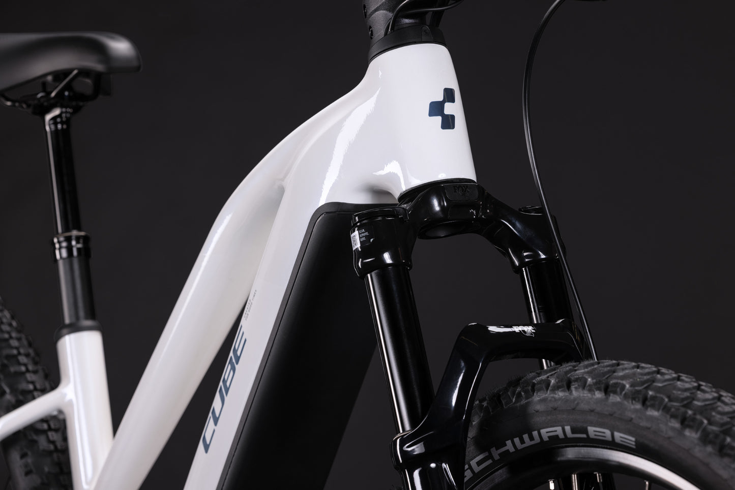 Cube Reaction Hybrid Race 800 snow´n´black Trapeze 2027