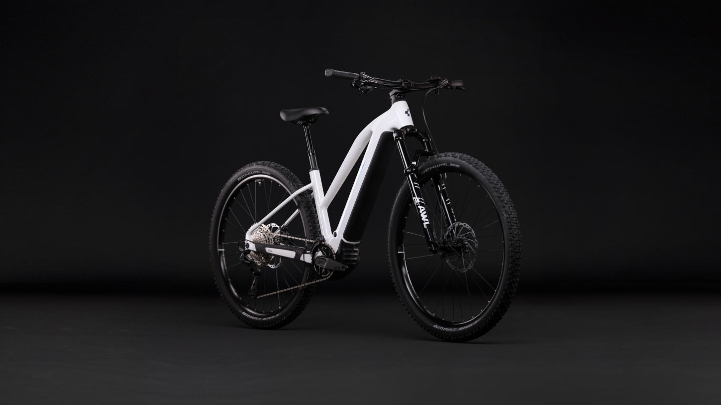 Cube Reaction Hybrid Race 800 snow´n´black Trapeze 2027