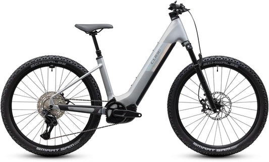 CUBE Reaction Hybrid SLX 800 Easy Entry E-Mountainbike Hardtail 2027 in platinum und reflex, Seitenansicht