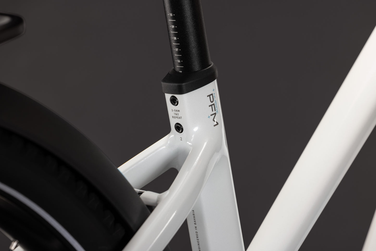 Cube Nuride Hybrid Performance 720 metallicwhite´n´grey Trapeze 2027