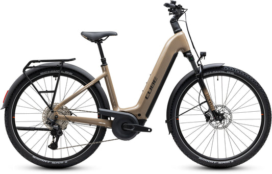 CUBE Nuride Hybrid Pro 800 Easy Entry E-Trekkingrad 2027 in cappuccino und black, Seitenansicht