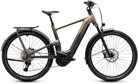 CUBE Nuride Hybrid ONE11 HPC SLX 800 E-Trekkingrad 2027 in goldenbrown und black, Seitenansicht