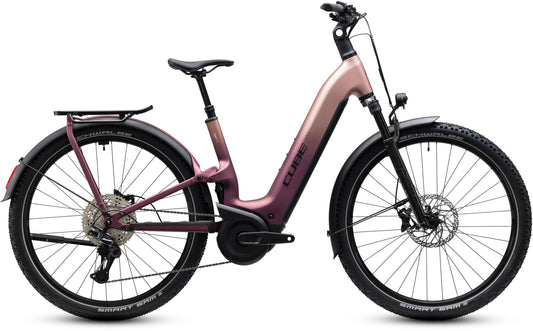 CUBE Nuride Hybrid ONE11 HPC SLX 800 Easy Entry E-Trekkingrad 2027 in mauve und black, Seitenansicht