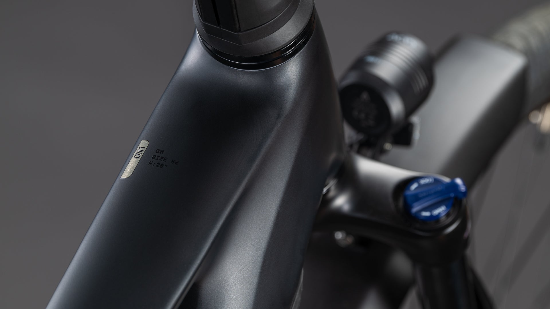 Produktbild: Cube Touring Hybrid ONE 600 coal´n´chrome, Detailaufnahme 01