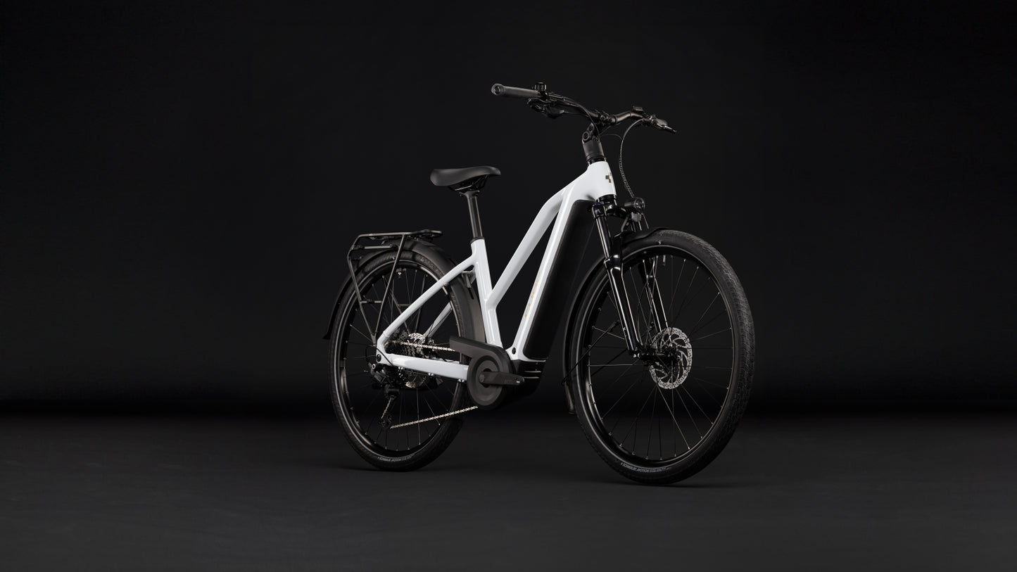 Cube Touring Hybrid ONE 600 metallicwhite´n´chrome Trapeze 2027