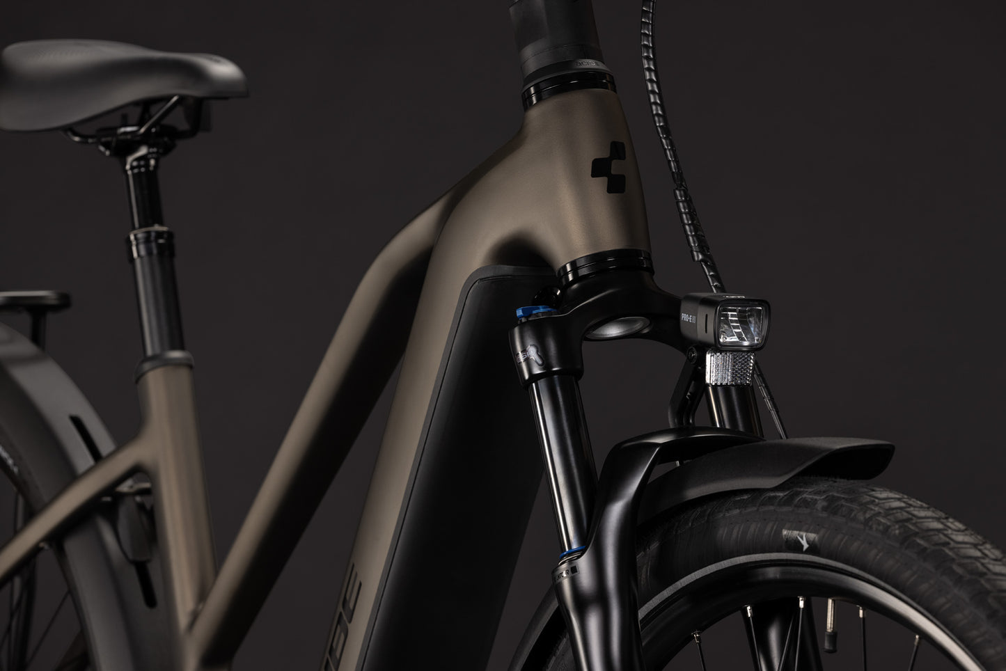 Cube Touring Hybrid Pro 800 metallicumbra´n´black Trapeze 2027