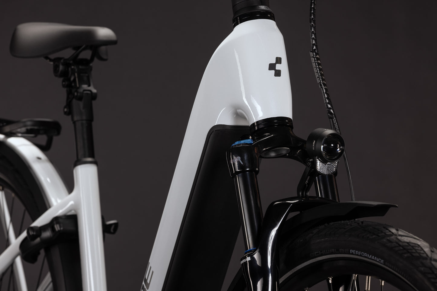 Cube Kathmandu Hybrid Deluxe Pro 800 metallicwhite´n´chrome Easy Entry 2027