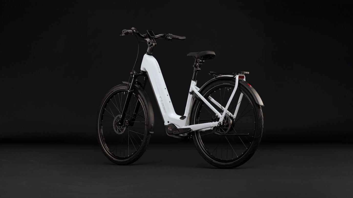Cube Kathmandu Hybrid Deluxe Pro 800 metallicwhite´n´chrome Easy Entry 2027