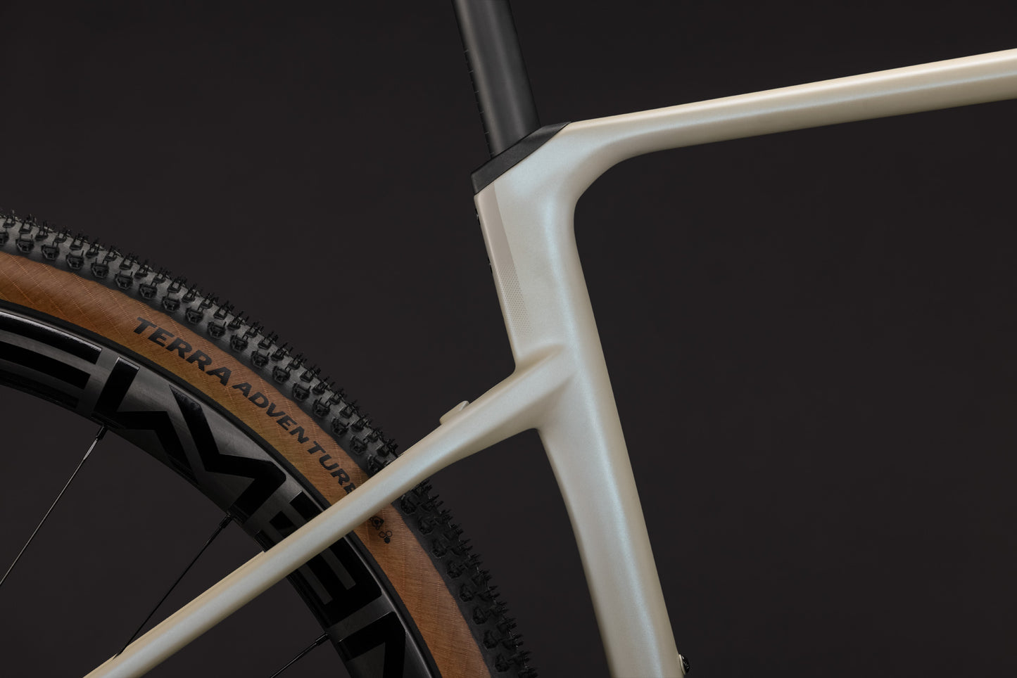 Cube Nuroad Hybrid C:62 SLX 400X glintsand´n´black 2027