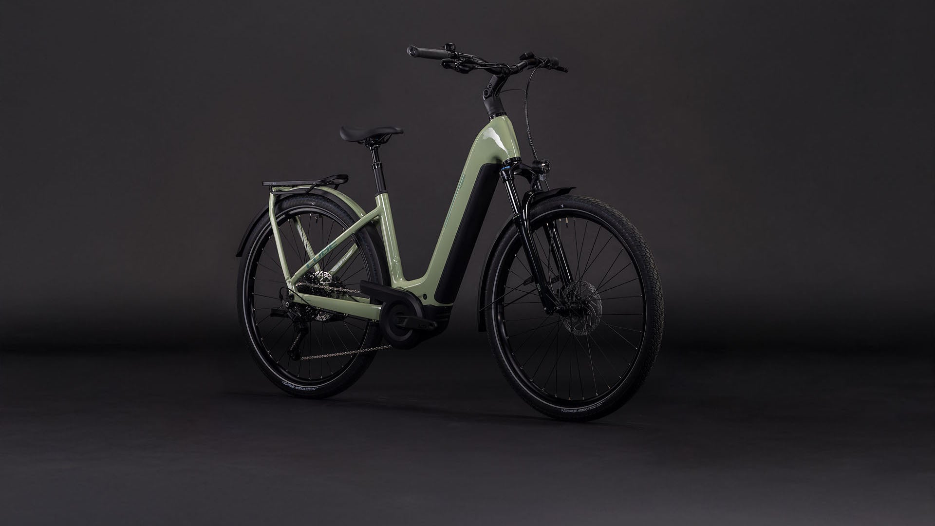 Produktbild: Cube Kathmandu Hybrid ONE 800 pea´n´green, Schrägansicht (schwarzer Hintergrund)