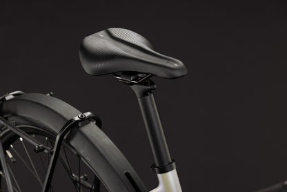 CUBE Editor Hybrid Pro 360 FE Trapeze E-Cityrad 2027, Sattel und Sitzposition