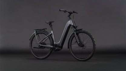 Produktbild: Cube Kathmandu Hybrid Comfort Pro 800 slabgrey´n´black, Schrägansicht (schwarzer Hintergrund)